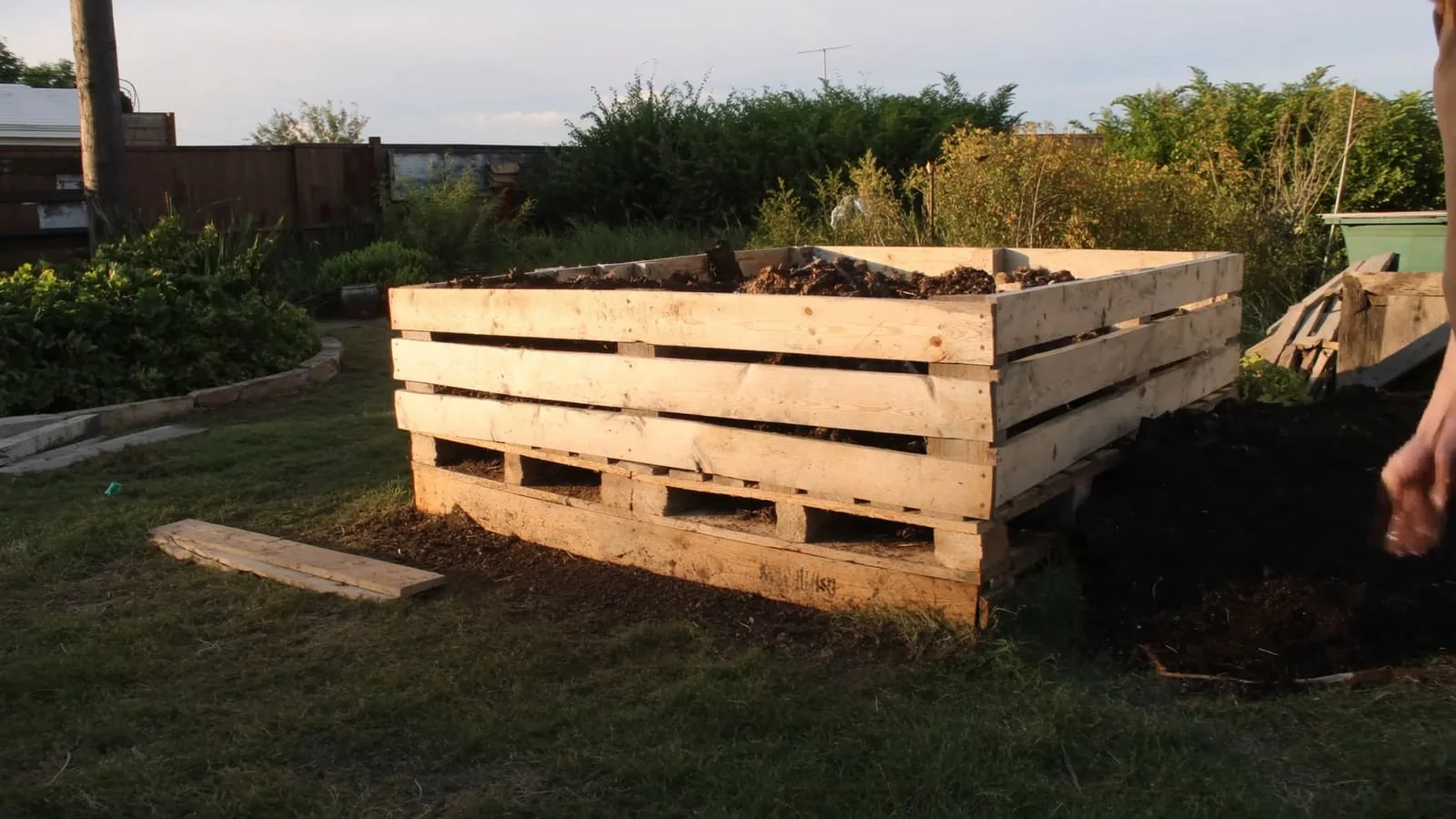 DIY Compost Bin Under $0 — Turn Kitchen Scraps into Garden Gold