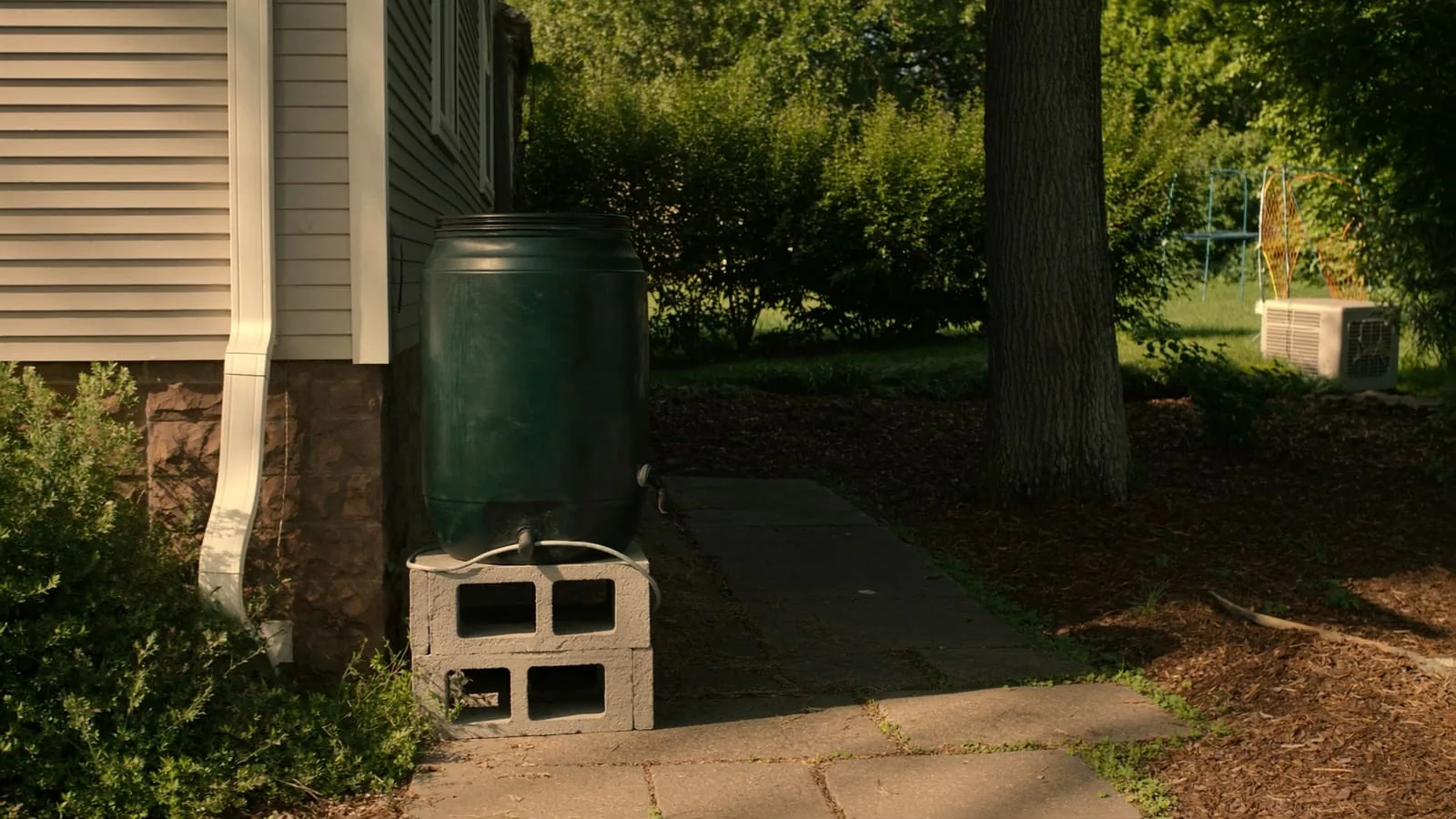 How to Build a DIY Rain Barrel System (Under $50)